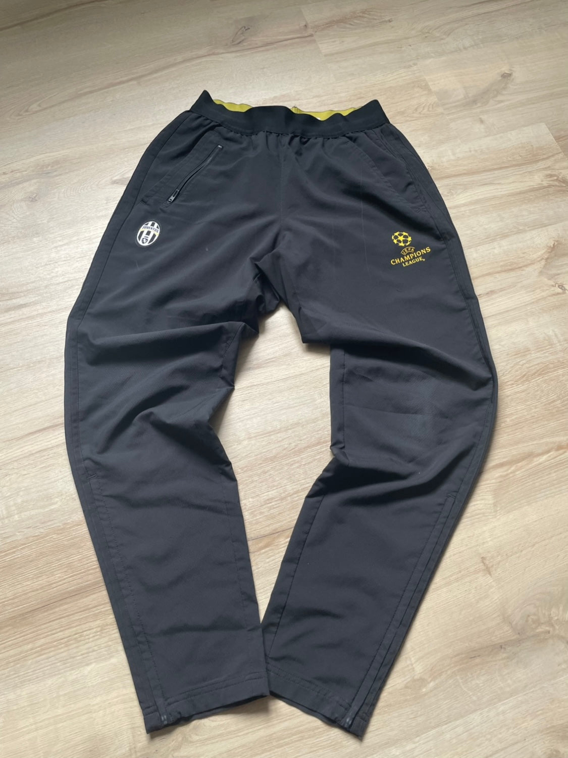 Juventus Tracksuit (S)